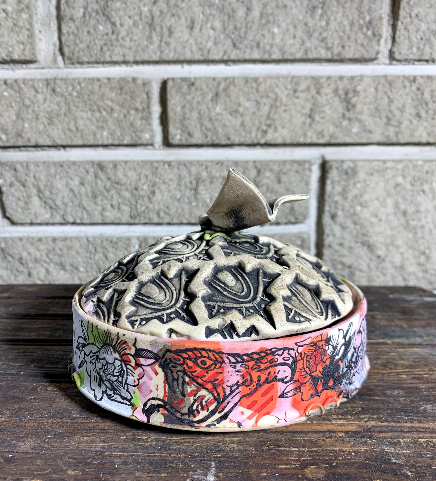 6” lidded ash tray