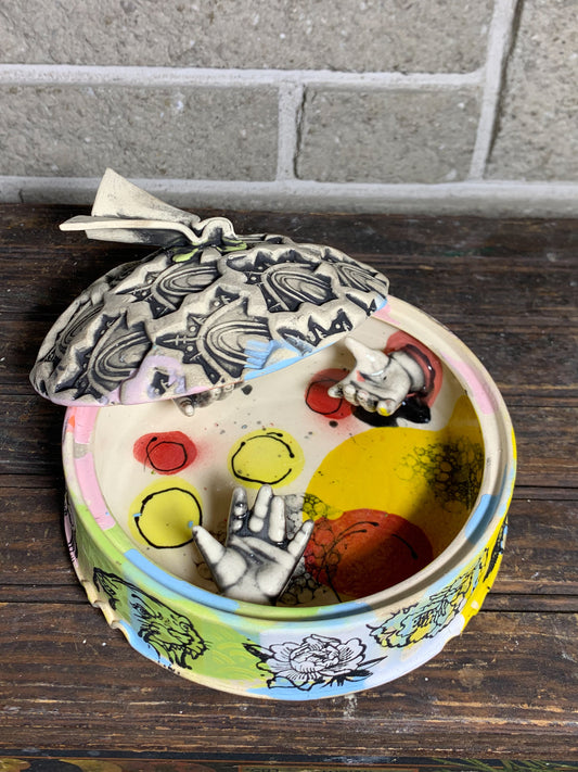 6” lidded ash tray